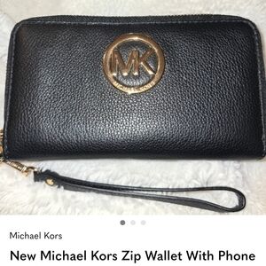 Michael Kors Black Zip Wallet